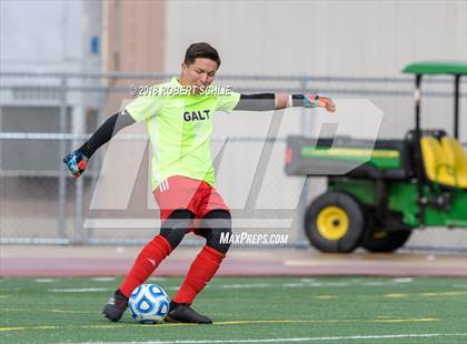 Thumbnail 1 in Livingston vs. Galt (CIF SJS D4 Final) photogallery.
