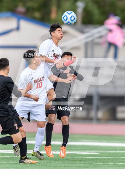 Thumbnail 3 in Livingston vs. Galt (CIF SJS D4 Final) photogallery.