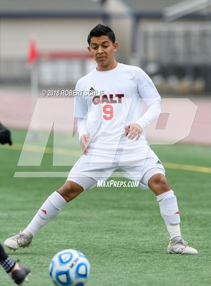 Thumbnail 3 in Livingston vs. Galt (CIF SJS D4 Final) photogallery.