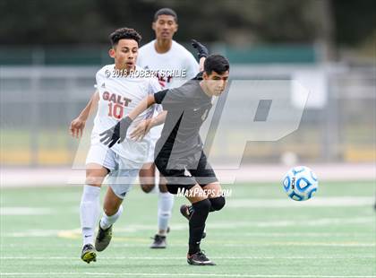Thumbnail 3 in Livingston vs. Galt (CIF SJS D4 Final) photogallery.