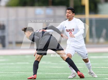 Thumbnail 3 in Livingston vs. Galt (CIF SJS D4 Final) photogallery.