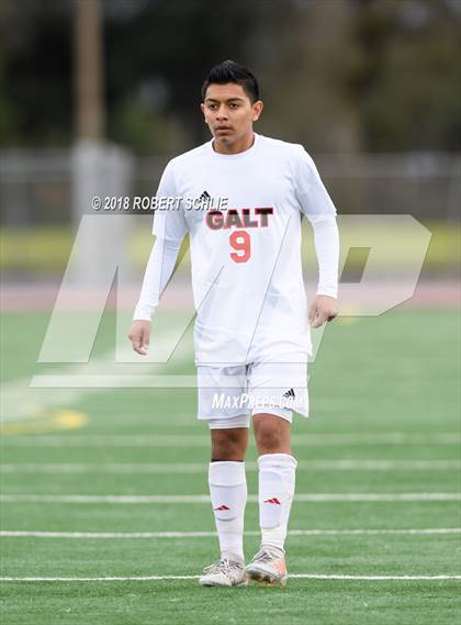 Thumbnail 3 in Livingston vs. Galt (CIF SJS D4 Final) photogallery.