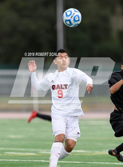 Thumbnail 2 in Livingston vs. Galt (CIF SJS D4 Final) photogallery.