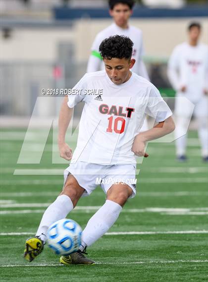 Thumbnail 3 in Livingston vs. Galt (CIF SJS D4 Final) photogallery.