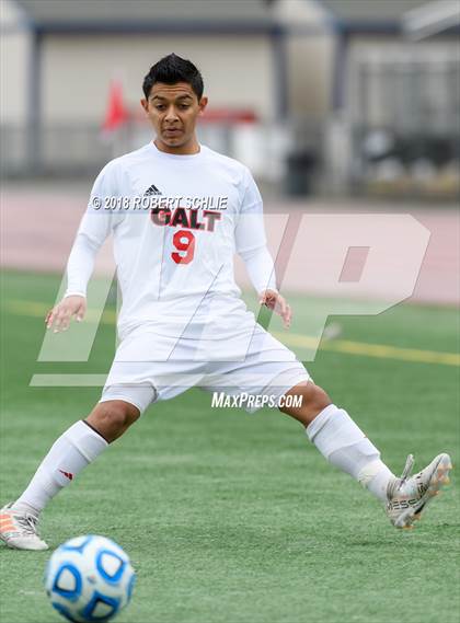 Thumbnail 2 in Livingston vs. Galt (CIF SJS D4 Final) photogallery.