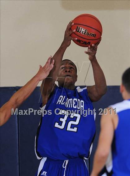 Thumbnail 3 in Alameda @ Valor Christian photogallery.