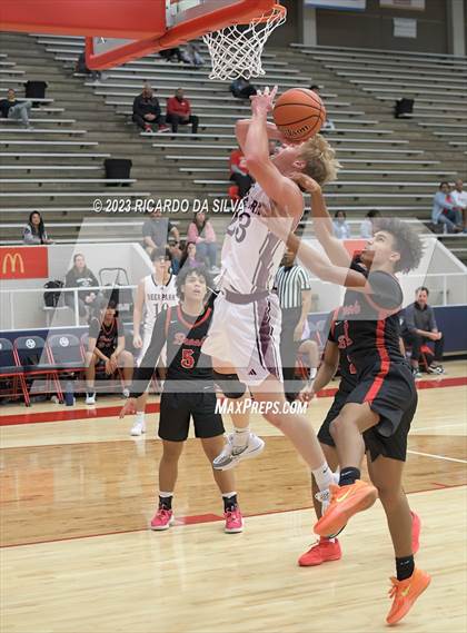 Thumbnail 1 in Clear Brook vs Deer Park (McDonald's Texas Invitational) photogallery.