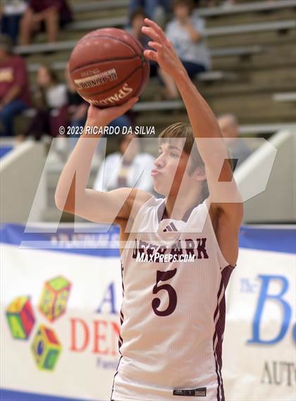 Thumbnail 2 in Clear Brook vs Deer Park (McDonald's Texas Invitational) photogallery.