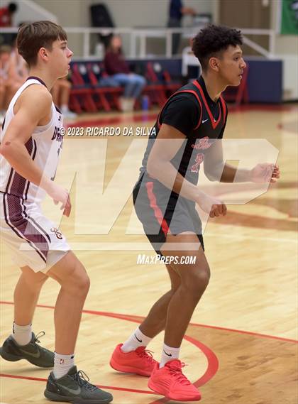 Thumbnail 2 in Clear Brook vs Deer Park (McDonald's Texas Invitational) photogallery.