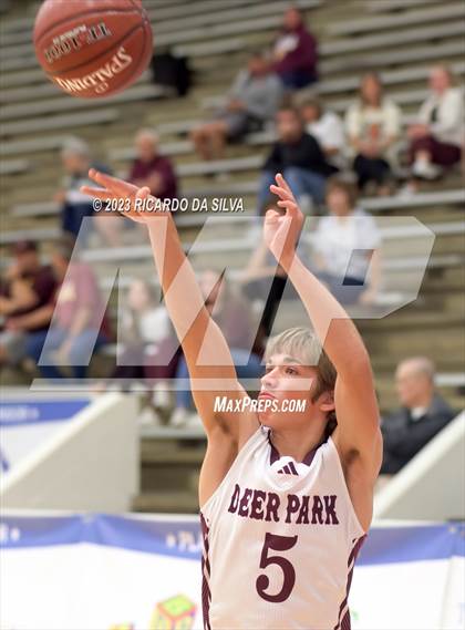 Thumbnail 1 in Clear Brook vs Deer Park (McDonald's Texas Invitational) photogallery.