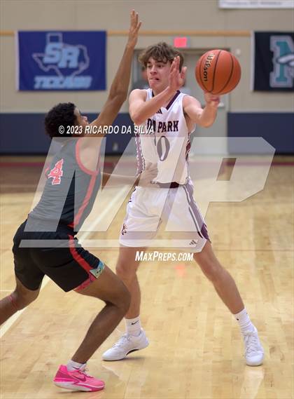 Thumbnail 3 in Clear Brook vs Deer Park (McDonald's Texas Invitational) photogallery.