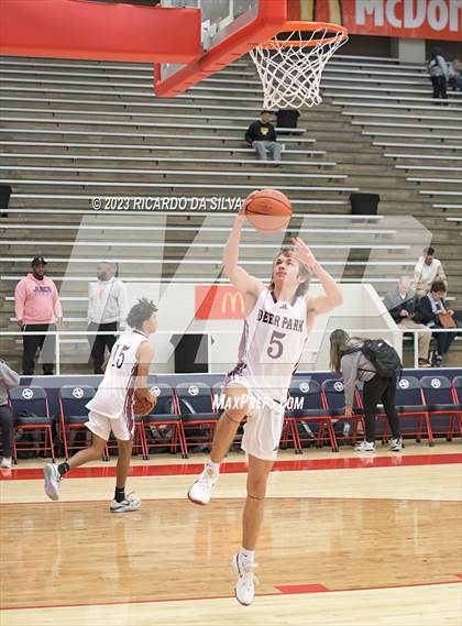Thumbnail 2 in Clear Brook vs Deer Park (McDonald's Texas Invitational) photogallery.