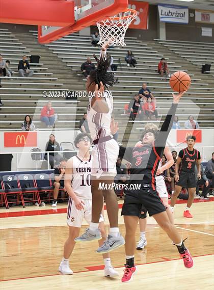 Thumbnail 2 in Clear Brook vs Deer Park (McDonald's Texas Invitational) photogallery.