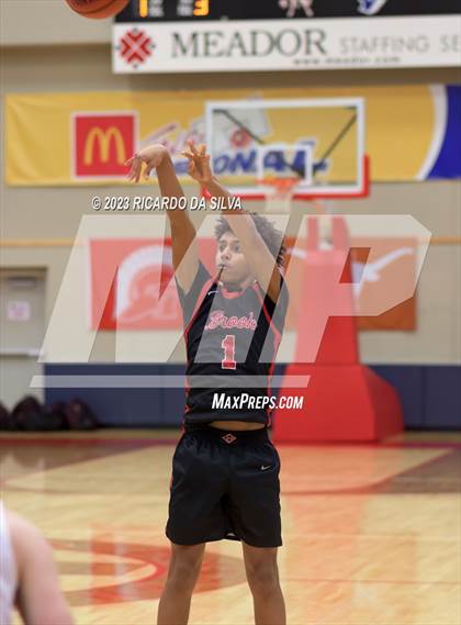Thumbnail 2 in Clear Brook vs Deer Park (McDonald's Texas Invitational) photogallery.