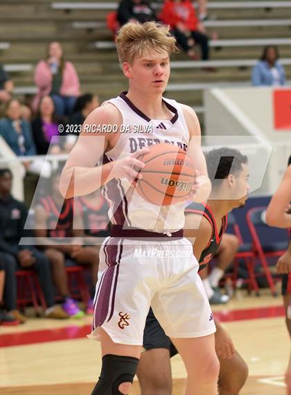 Thumbnail 2 in Clear Brook vs Deer Park (McDonald's Texas Invitational) photogallery.