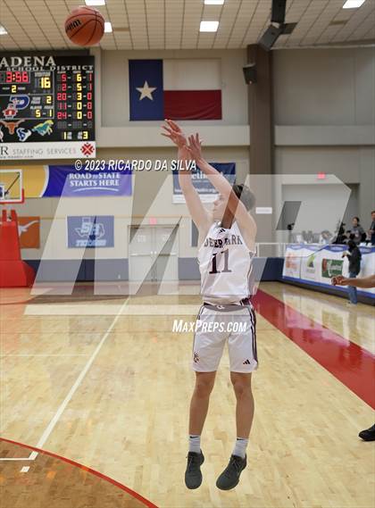 Thumbnail 3 in Clear Brook vs Deer Park (McDonald's Texas Invitational) photogallery.