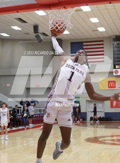 Thumbnail 2 in Clear Brook vs Deer Park (McDonald's Texas Invitational) photogallery.