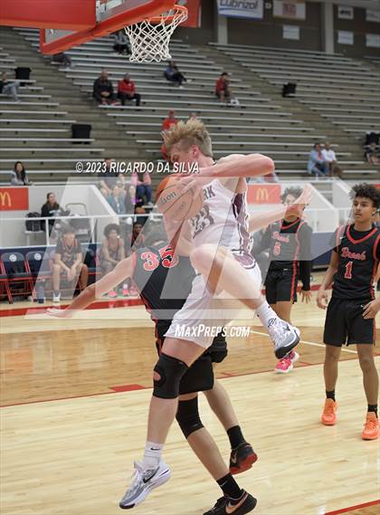 Thumbnail 3 in Clear Brook vs Deer Park (McDonald's Texas Invitational) photogallery.