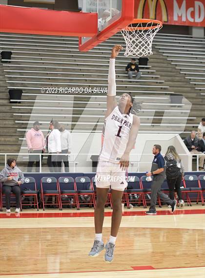 Thumbnail 1 in Clear Brook vs Deer Park (McDonald's Texas Invitational) photogallery.