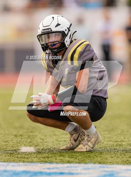Thumbnail 1 in St. James vs Green Sea Floyds (CNB 2025 Kickoff Classic) photogallery.