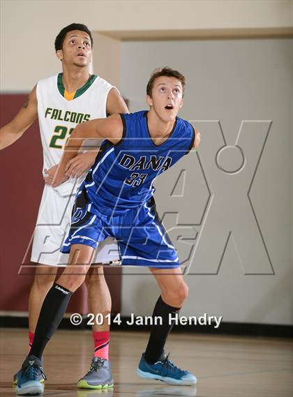 Thumbnail 1 in Dana Hills vs Foss (MaxPreps Holiday Classic) photogallery.