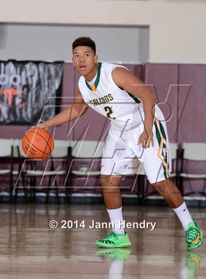 Thumbnail 2 in Dana Hills vs Foss (MaxPreps Holiday Classic) photogallery.