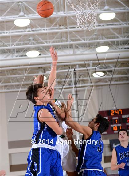 Thumbnail 1 in Dana Hills vs Foss (MaxPreps Holiday Classic) photogallery.