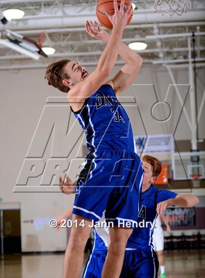 Thumbnail 2 in Dana Hills vs Foss (MaxPreps Holiday Classic) photogallery.