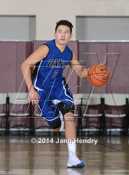 Thumbnail 1 in Dana Hills vs Foss (MaxPreps Holiday Classic) photogallery.