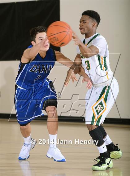 Thumbnail 3 in Dana Hills vs Foss (MaxPreps Holiday Classic) photogallery.