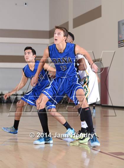 Thumbnail 1 in Dana Hills vs Foss (MaxPreps Holiday Classic) photogallery.