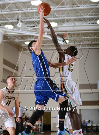 Thumbnail 1 in Dana Hills vs Foss (MaxPreps Holiday Classic) photogallery.