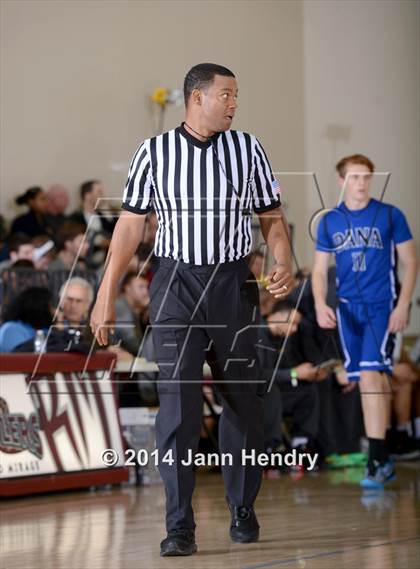 Thumbnail 2 in Dana Hills vs Foss (MaxPreps Holiday Classic) photogallery.