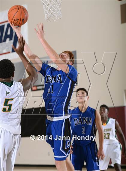 Thumbnail 1 in Dana Hills vs Foss (MaxPreps Holiday Classic) photogallery.