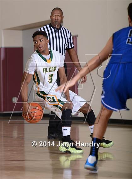 Thumbnail 3 in Dana Hills vs Foss (MaxPreps Holiday Classic) photogallery.