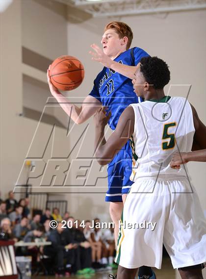 Thumbnail 2 in Dana Hills vs Foss (MaxPreps Holiday Classic) photogallery.