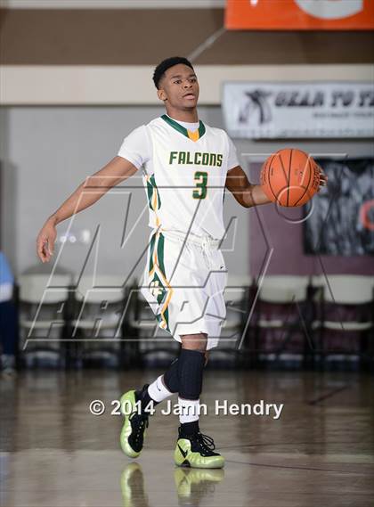 Thumbnail 1 in Dana Hills vs Foss (MaxPreps Holiday Classic) photogallery.