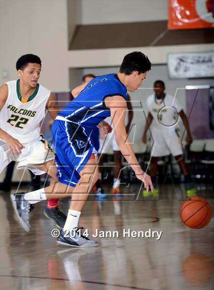 Thumbnail 1 in Dana Hills vs Foss (MaxPreps Holiday Classic) photogallery.