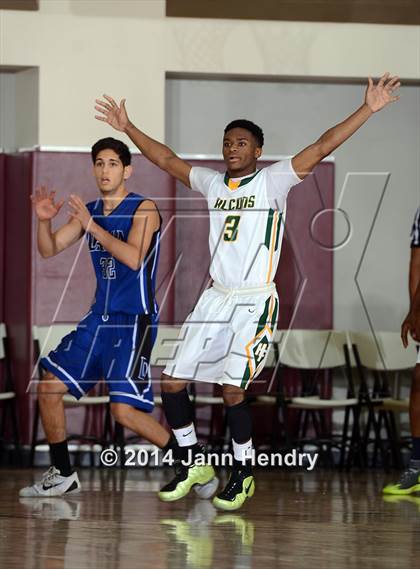 Thumbnail 2 in Dana Hills vs Foss (MaxPreps Holiday Classic) photogallery.