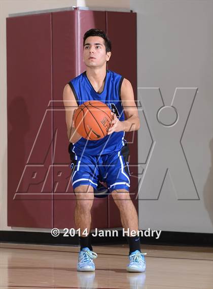 Thumbnail 2 in Dana Hills vs Foss (MaxPreps Holiday Classic) photogallery.