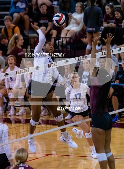 Thumbnail 3 in A&M Consolidated vs. Hebron photogallery.