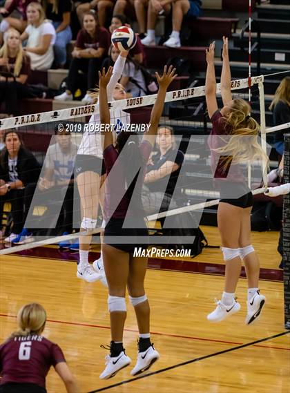 Thumbnail 3 in A&M Consolidated vs. Hebron photogallery.