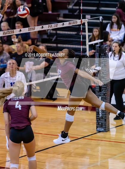 Thumbnail 1 in A&M Consolidated vs. Hebron photogallery.