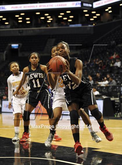 Thumbnail 2 in Francis Lewis vs South Shore  (PSAL Class AA Final) photogallery.