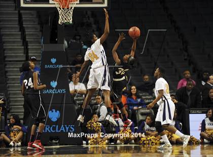 Thumbnail 2 in Francis Lewis vs South Shore  (PSAL Class AA Final) photogallery.