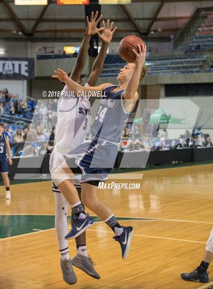 Thumbnail 3 in Glacier Peak vs. Skyview (WIAA 4A 1st Round Playoff) photogallery.