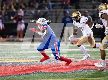 Thumbnail 3 in DeMatha vs. Our Lady of Good Counsel photogallery.