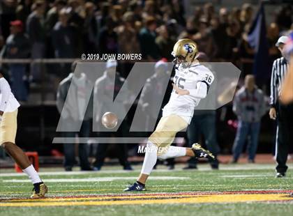 Thumbnail 3 in DeMatha vs. Our Lady of Good Counsel photogallery.