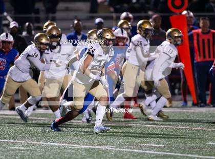 Thumbnail 2 in DeMatha vs. Our Lady of Good Counsel photogallery.