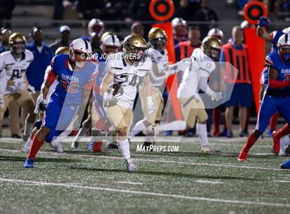 Thumbnail 1 in DeMatha vs. Our Lady of Good Counsel photogallery.